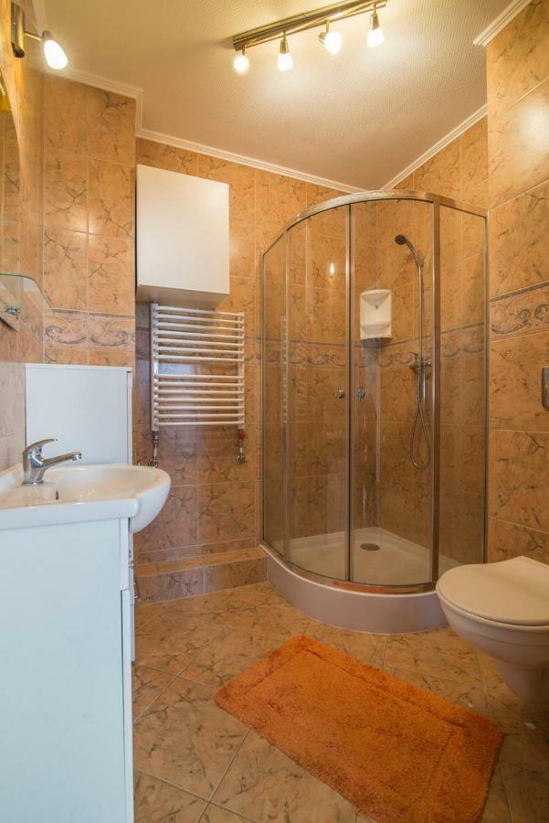 Pionow Rodzinne Apartamenty Urocza 10 Krynica Morska Luaran gambar